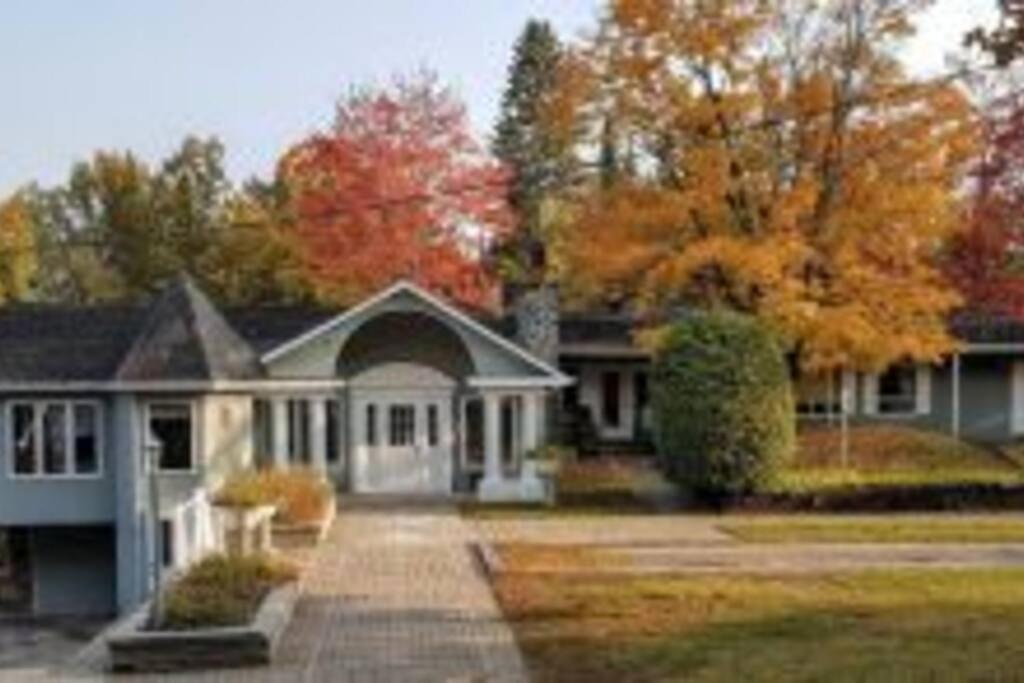 Maison Du Lac Avec Plage, Embarcations, Billard Et Spa Prive Saint-Donat-de-Montcalm Exteriér fotografie