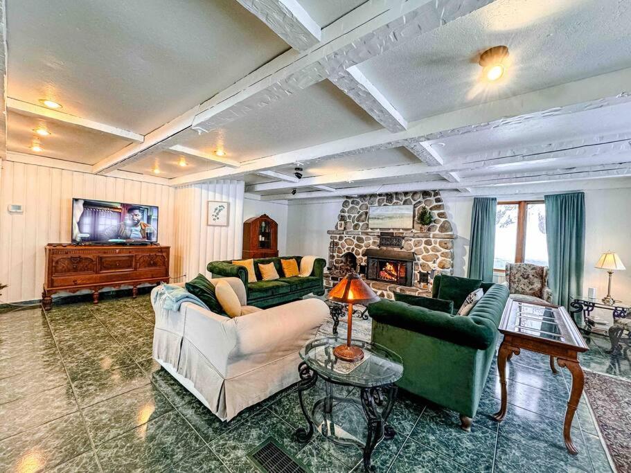 Maison Du Lac Avec Plage, Embarcations, Billard Et Spa Prive Saint-Donat-de-Montcalm Exteriér fotografie