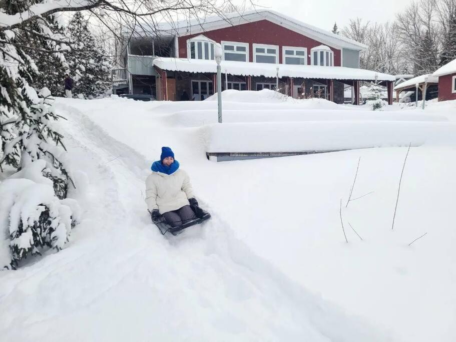 Maison Du Lac Avec Plage, Embarcations, Billard Et Spa Prive Saint-Donat-de-Montcalm Exteriér fotografie