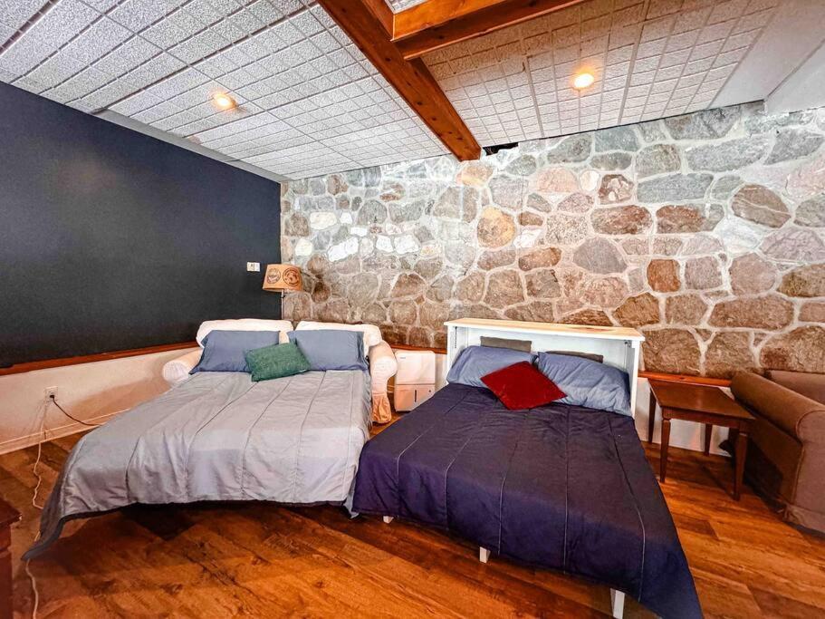Maison Du Lac Avec Plage, Embarcations, Billard Et Spa Prive Saint-Donat-de-Montcalm Exteriér fotografie