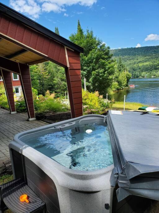 Maison Du Lac Avec Plage, Embarcations, Billard Et Spa Prive Saint-Donat-de-Montcalm Exteriér fotografie