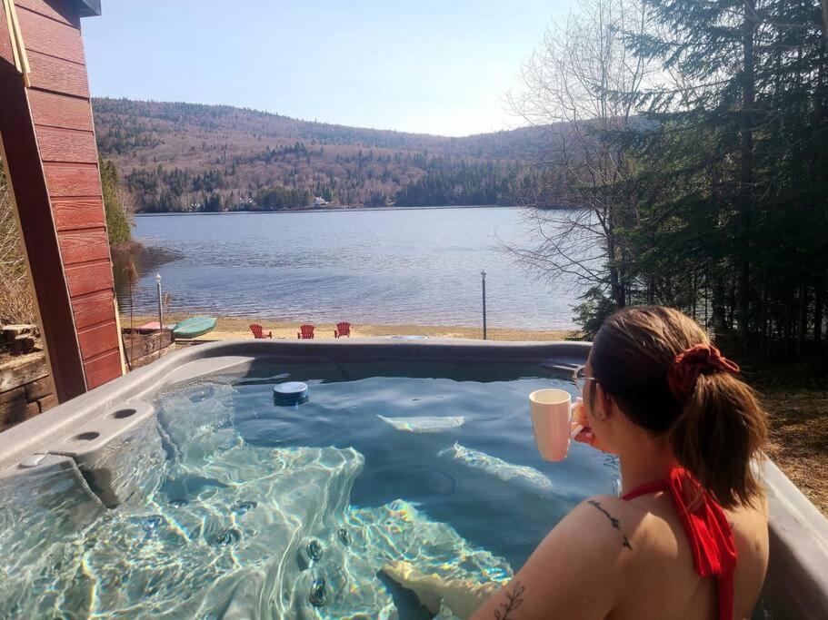 Maison Du Lac Avec Plage, Embarcations, Billard Et Spa Prive Saint-Donat-de-Montcalm Exteriér fotografie
