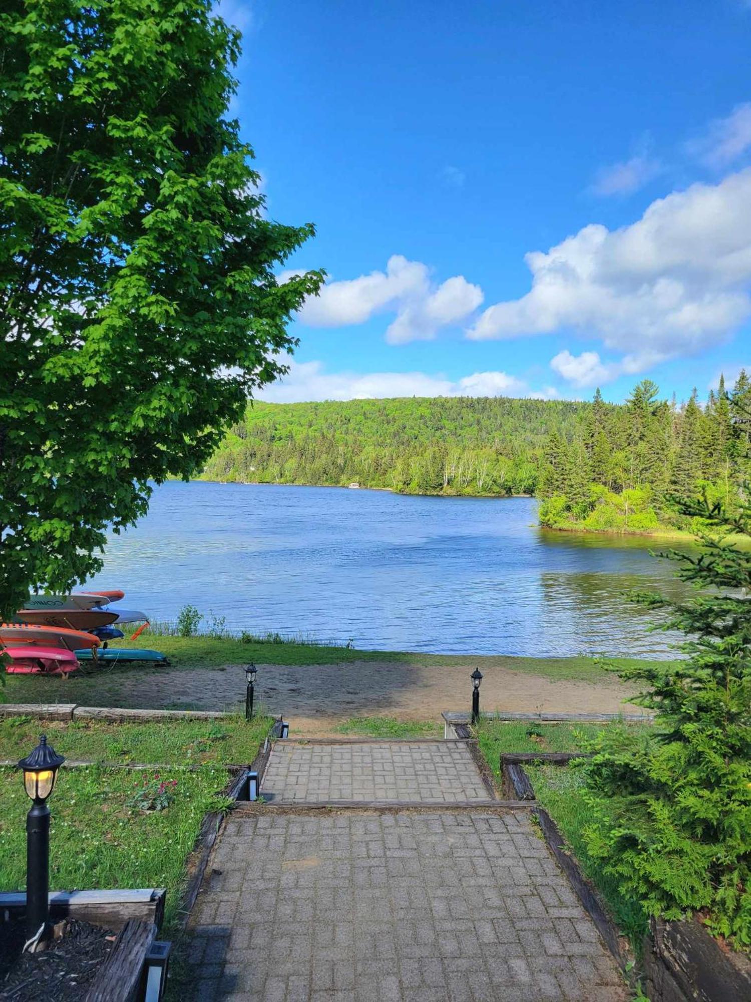 Maison Du Lac Avec Plage, Embarcations, Billard Et Spa Prive Saint-Donat-de-Montcalm Exteriér fotografie